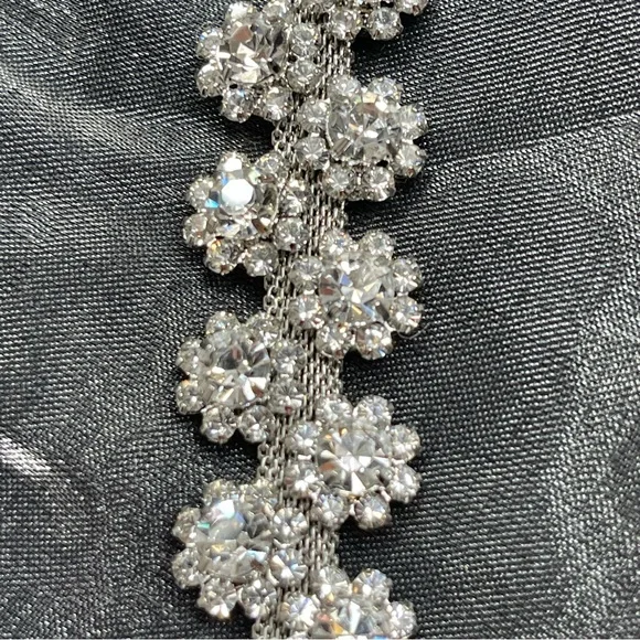 Stainless Steel Necklace Crystal Flower Choker - Picture 7 of 7